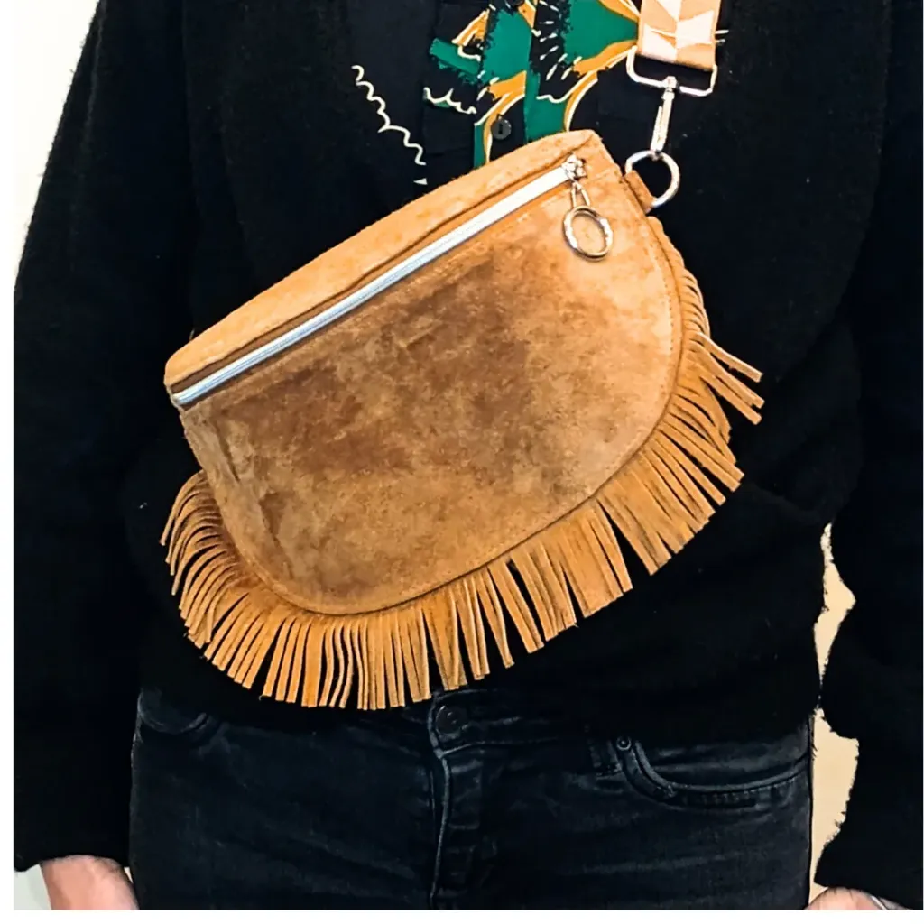 Sac banane Bella à franges (Camel)